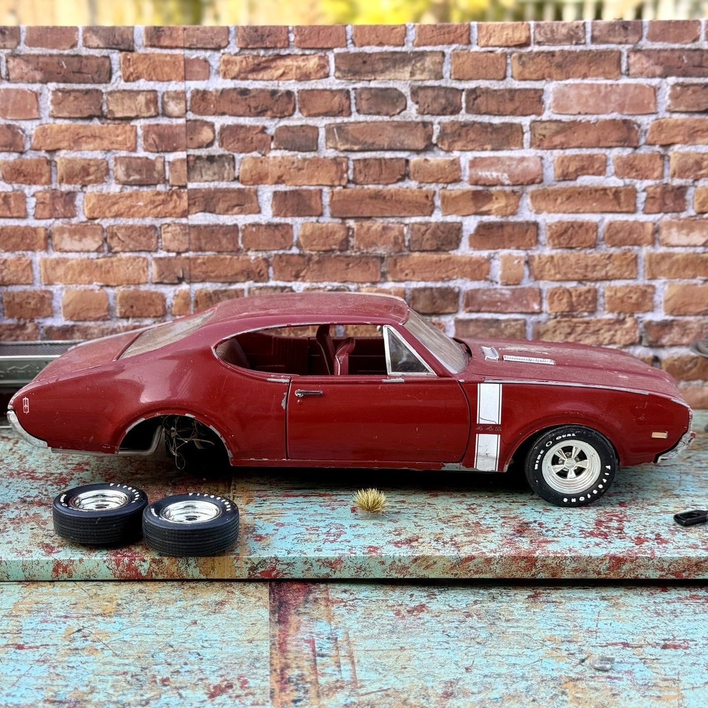 1/18 1968 Red Oldsmobile 442 ERTL | Diorama Model Parts Car