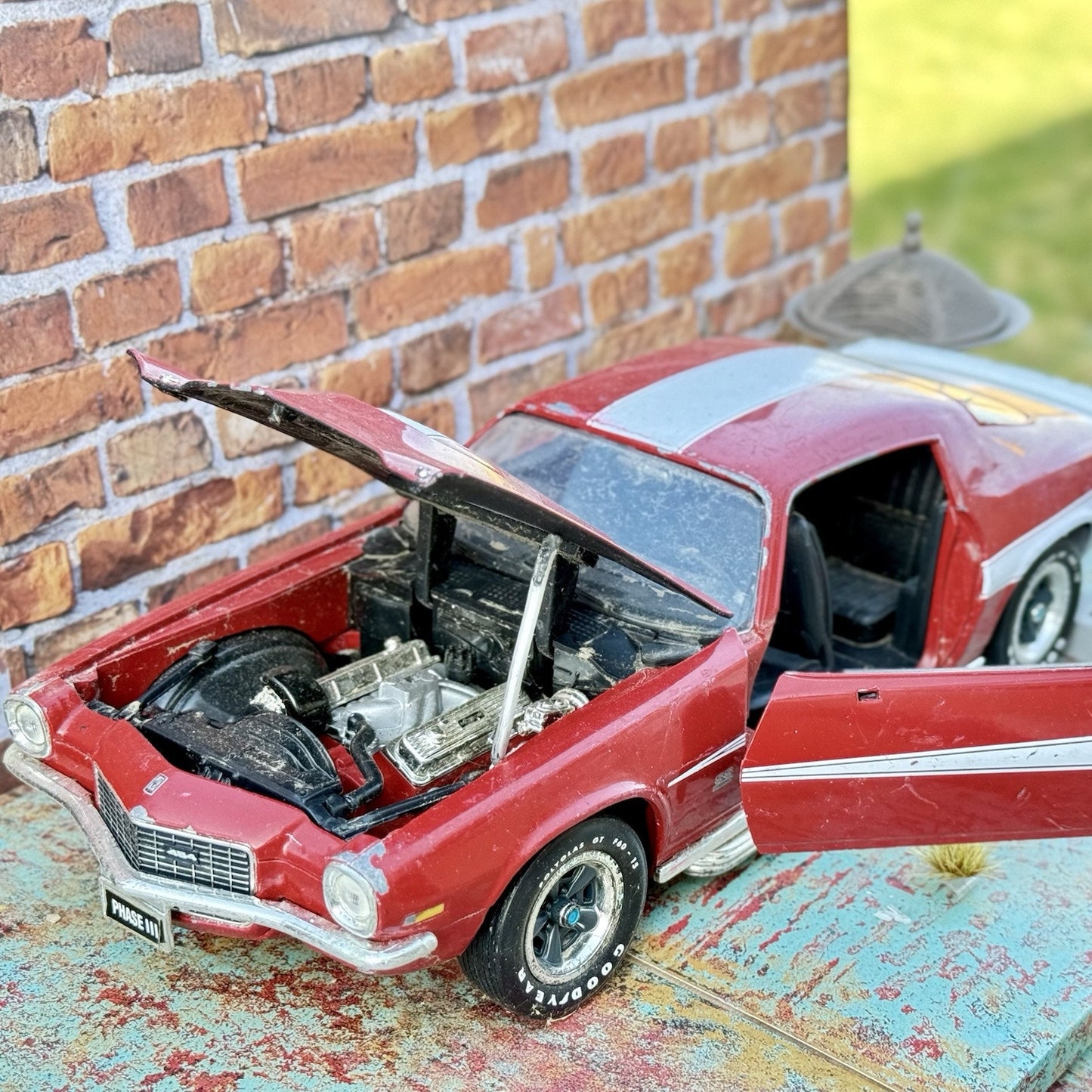 1/18 1970 Chevy Camaro SS Red/White ERTL American Muscle 1/18 | Parts Diorama Model