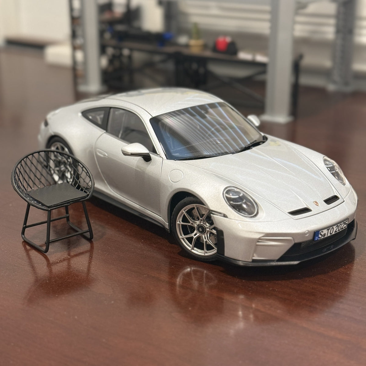 1/18 Scale Lattice Chair Prop Diorama Figurine - Product Image