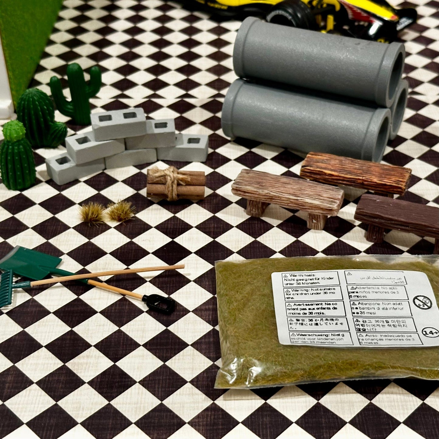 1/12 Scale Outdoor Garden Bundle (1/18 1/10) Prop Diorama Figurine | NEW - Product Image