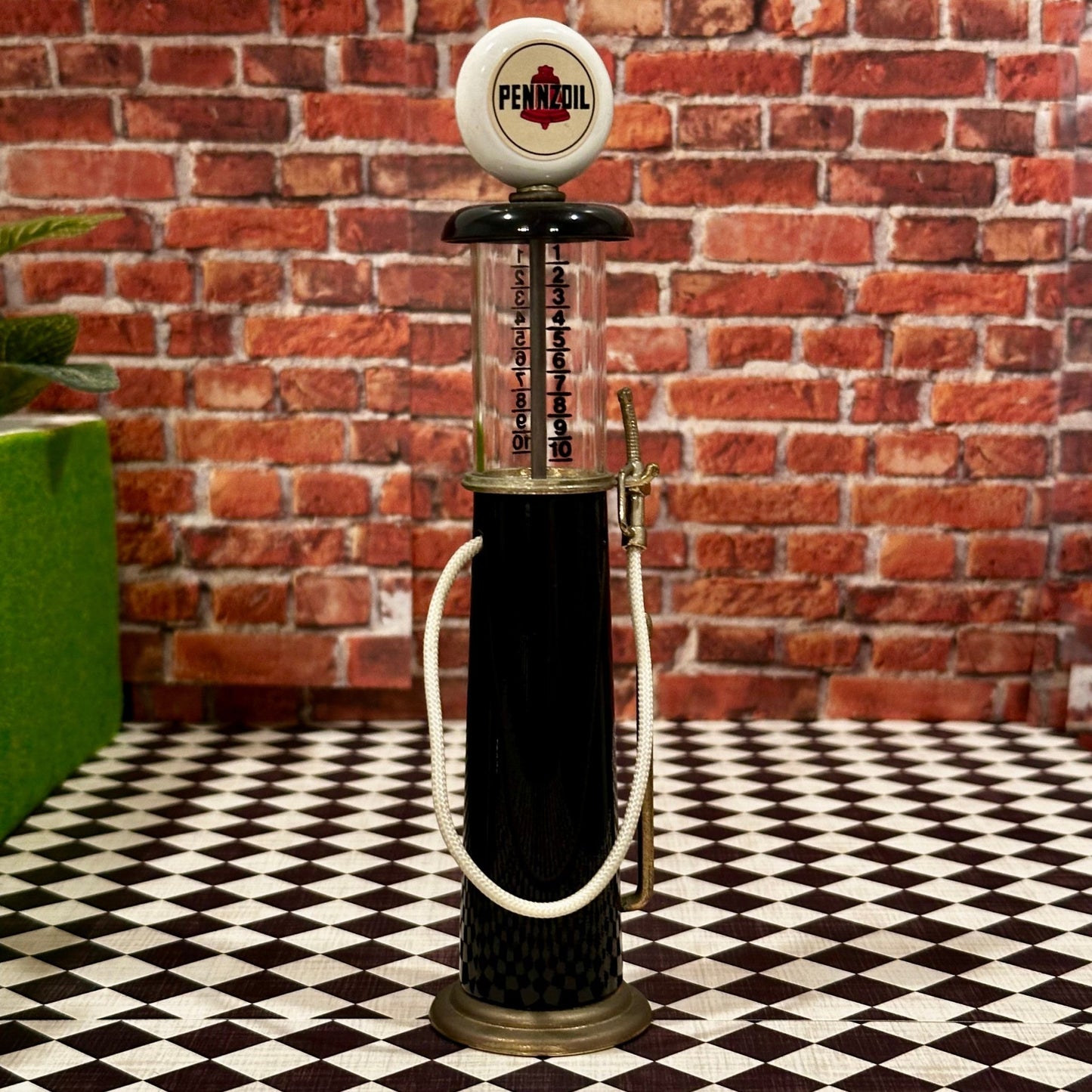 1/18 Scale Gas Pump Diorama Prop Garage | Vintage - Product Image