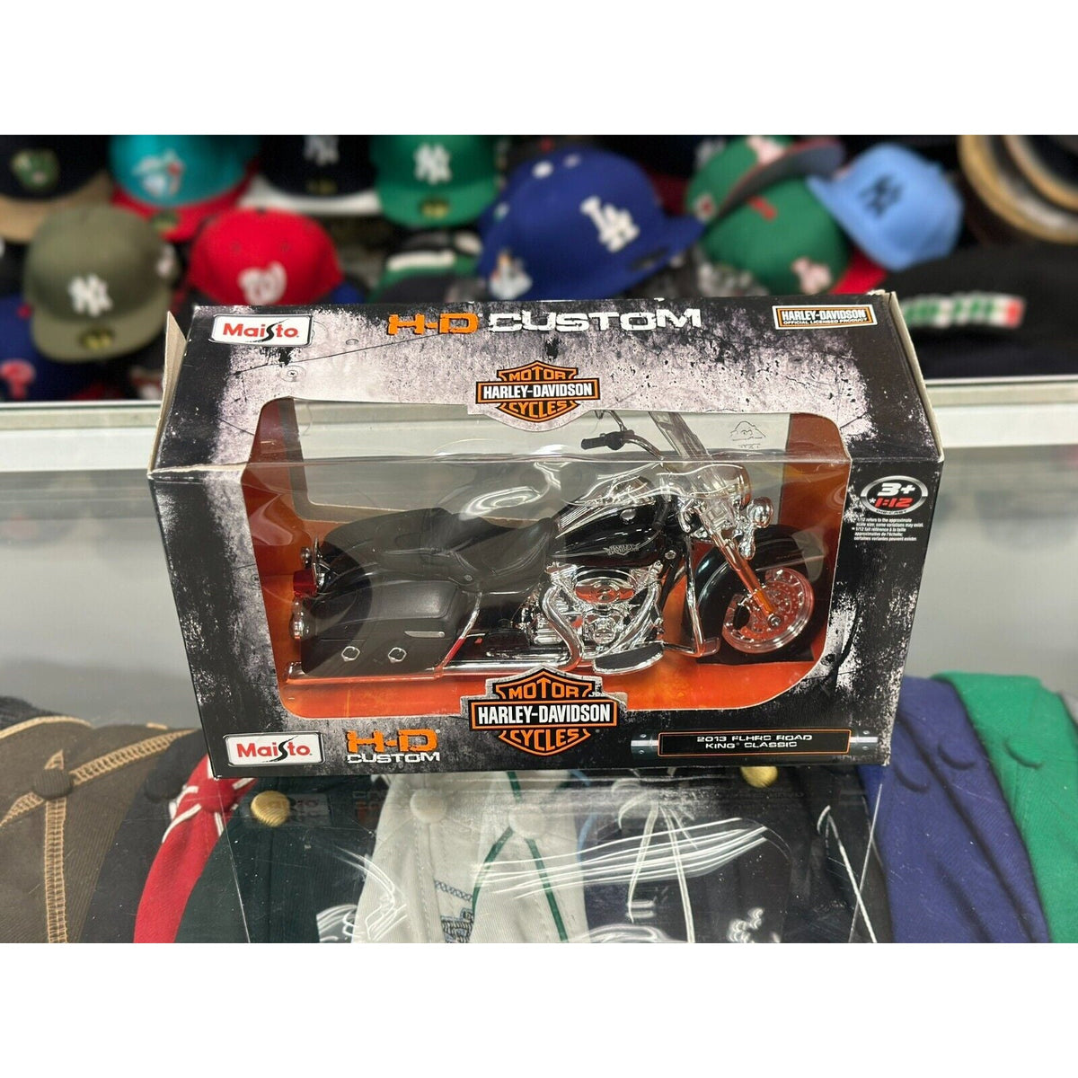 Maisto 1:12 Harley-Davidson 2013 FLHRC Road King Classic Diecast Motorcycle NIB - Product Image