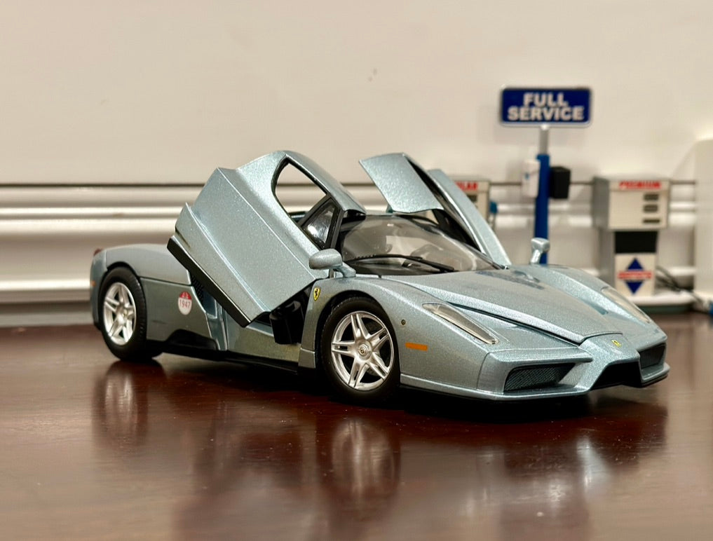 Ferrari Enzo Silver Hot Wheels 1/18 | Very Rare