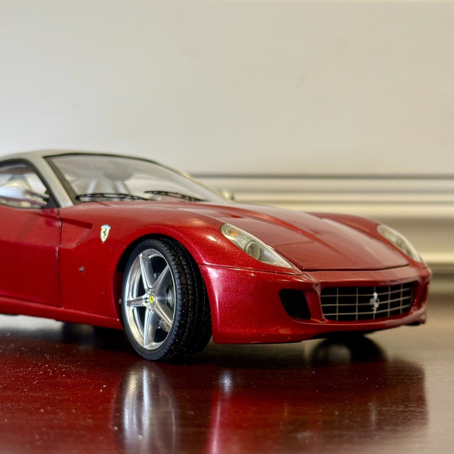 1/18 Ferrari 599 GTB Ruby/Silver Hot Wheels Elite Diecast Car | Rolling Wheels