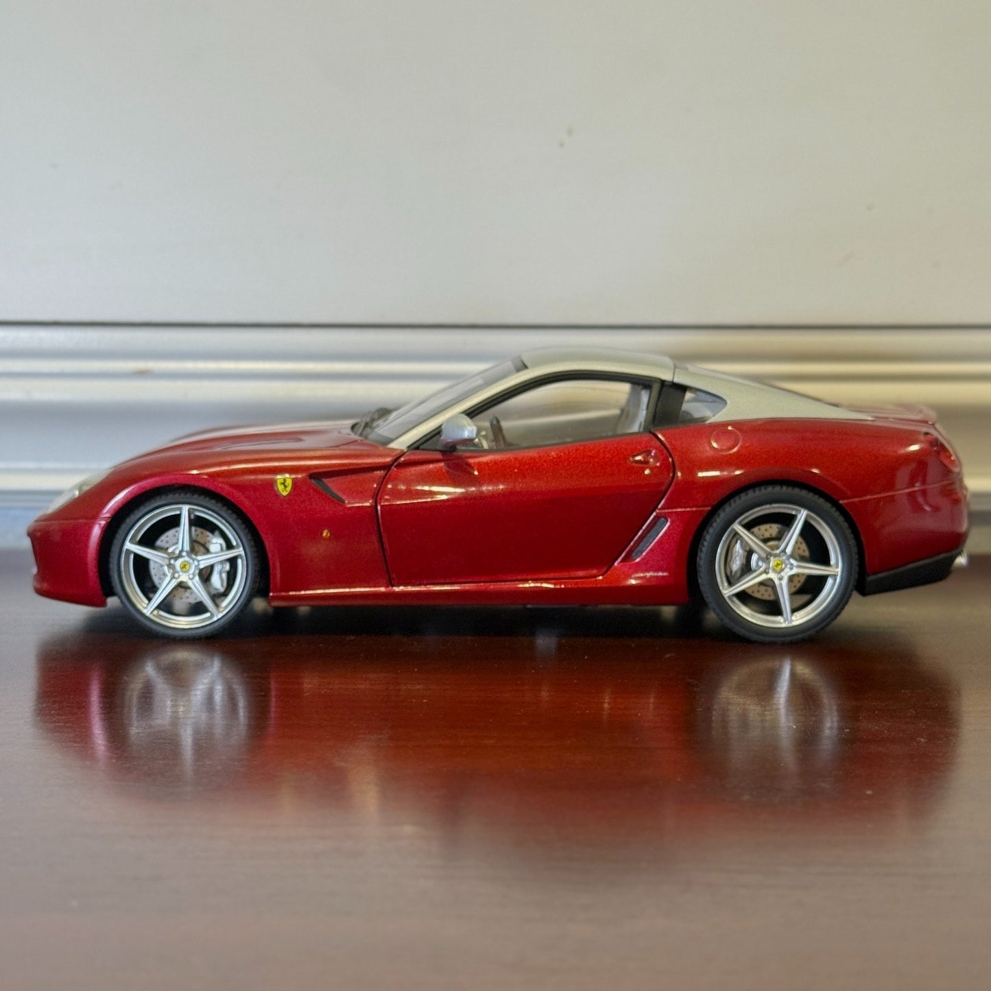 1/18 Ferrari 599 GTB Ruby/Silver Hot Wheels Elite Diecast Car | Rolling Wheels