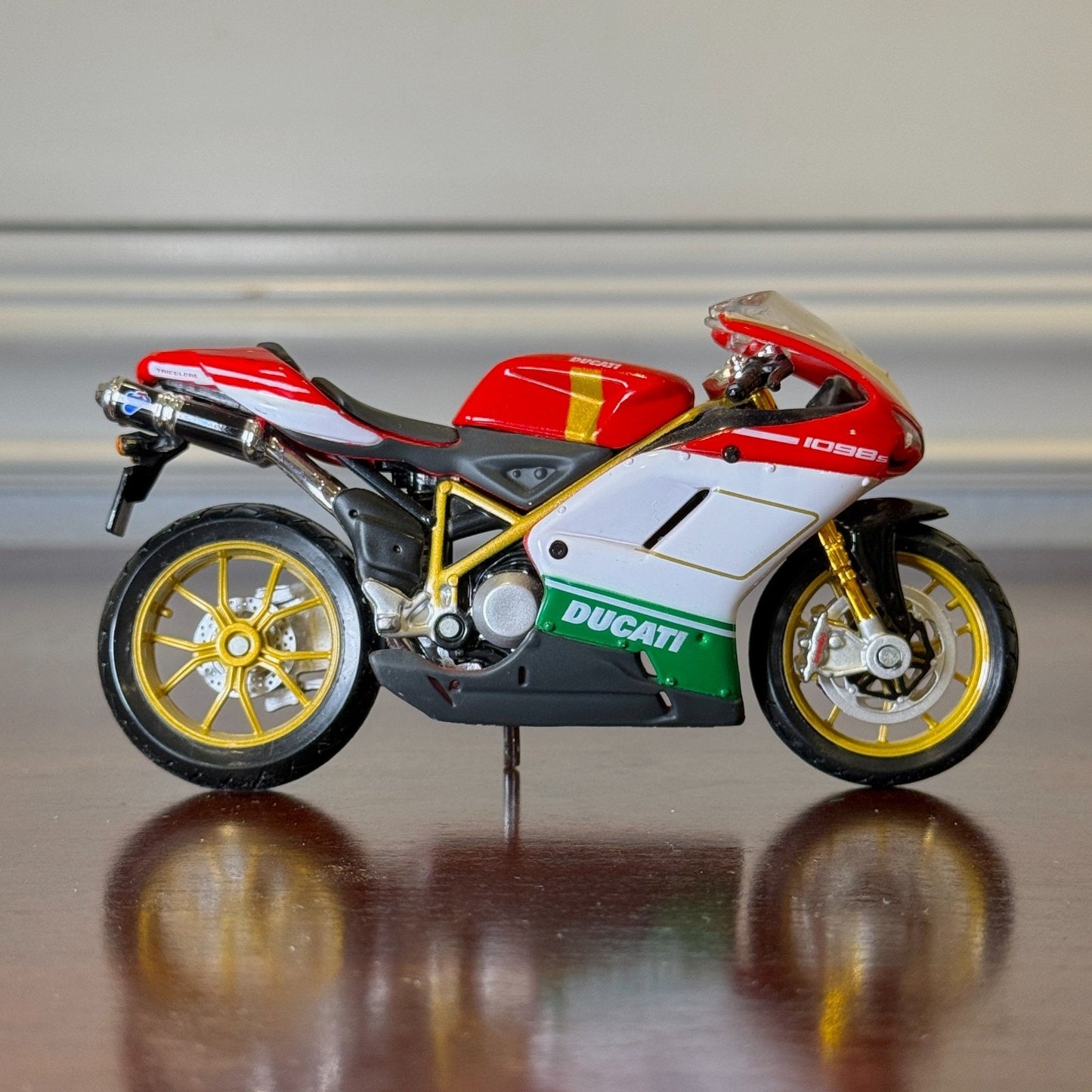 1/18 Ducati 1098S Tricolore Maisto Diecast Motorcycle Bike | In Box