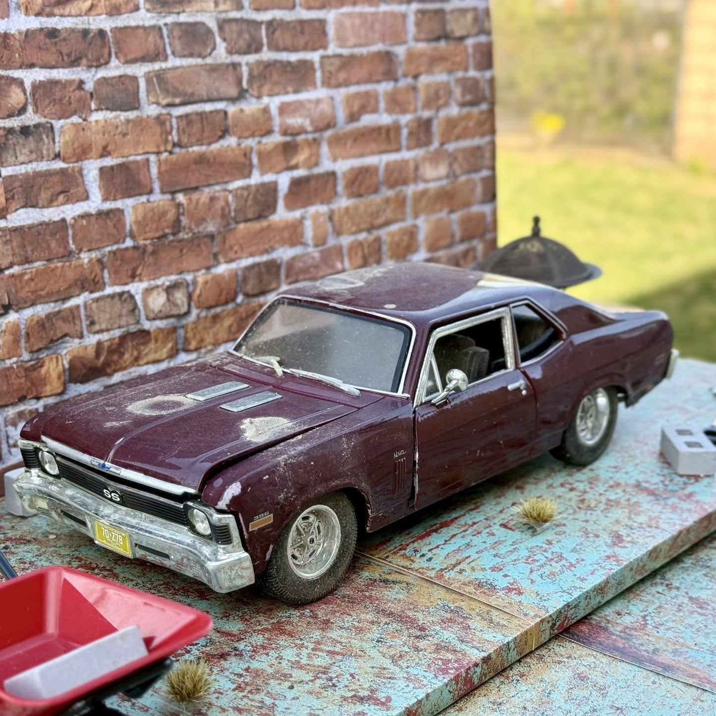 1970 Chevrolet Nova SS Coupe Dark Red | Maisto 1/18 | Diorama Parts Car