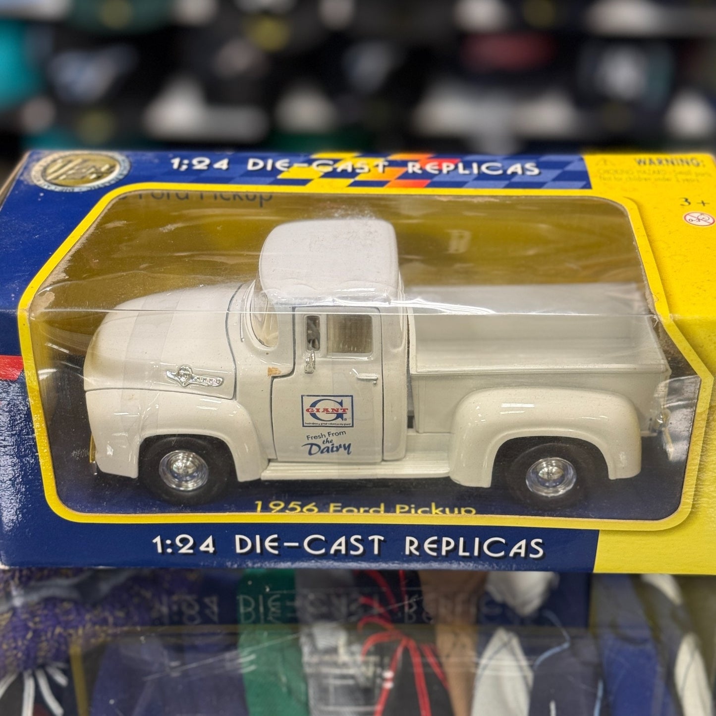 1/24 1956 Ford Pickup White 'Path Mark Dairy' Motormax White