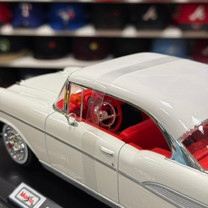 1/18 Chevrolet 1957 Bel Air White Classic Coupe Diecast Model Car | New