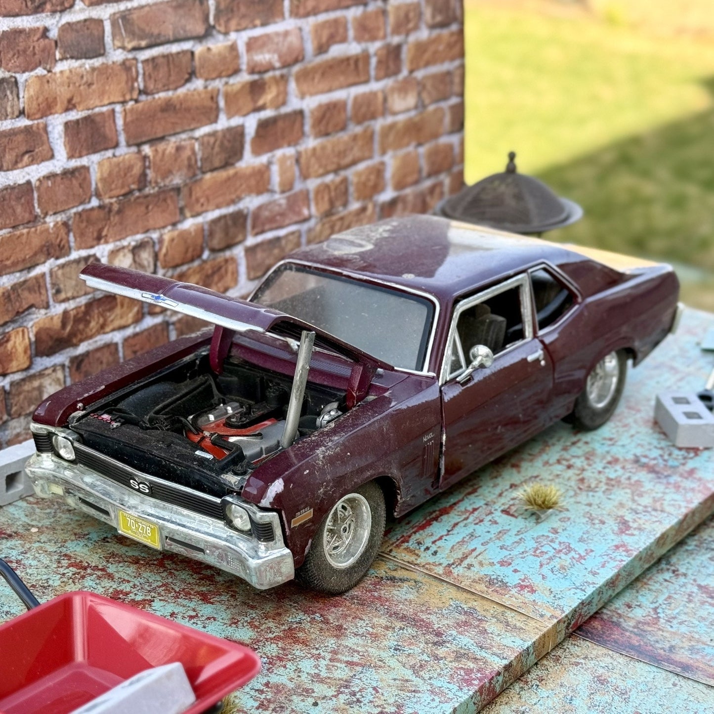 1970 Chevrolet Nova SS Coupe Dark Red | Maisto 1/18 | Diorama Parts Car