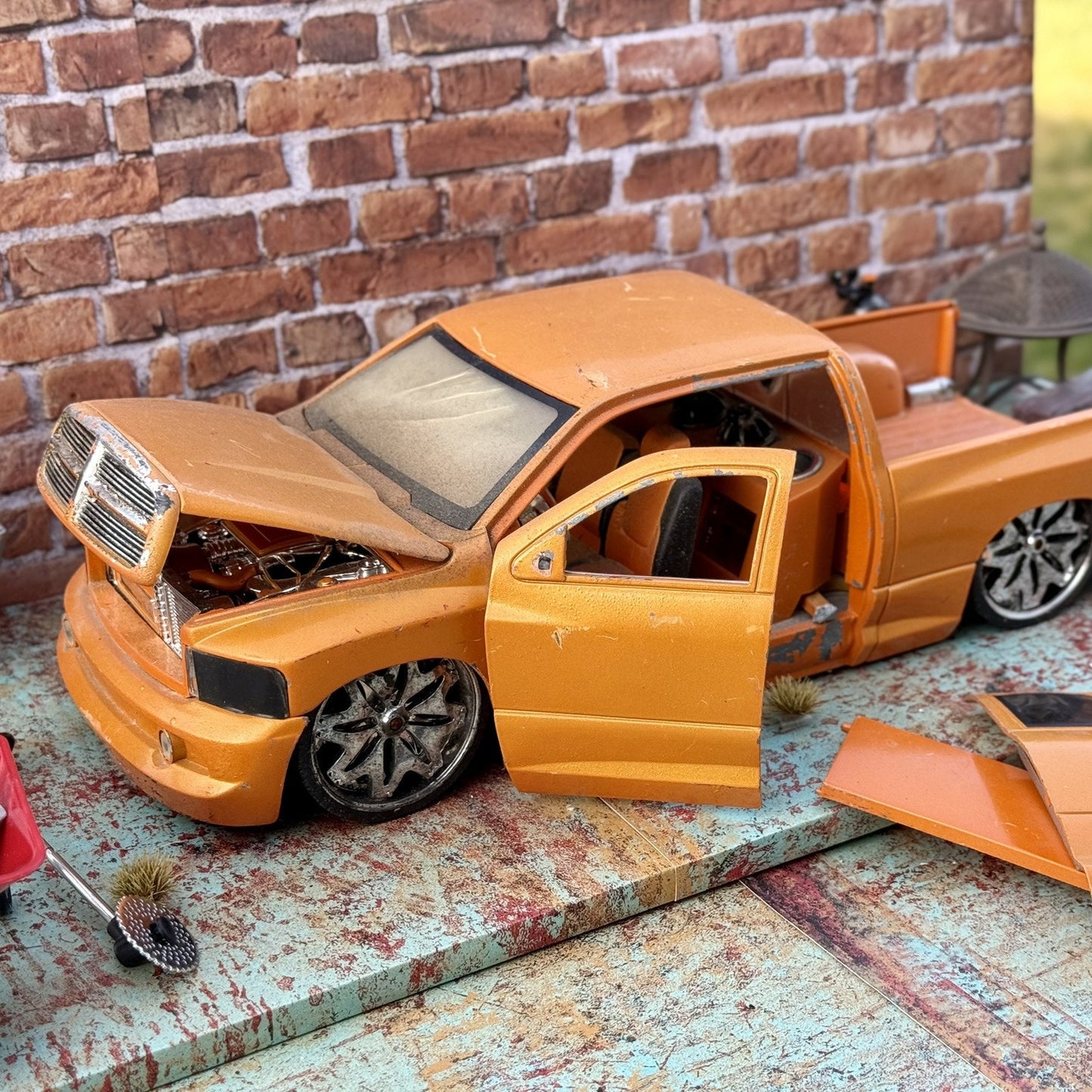 2003 Dodge Ram 1500 | JADA DUB City 1/18 | Model Parts Car Barnyard