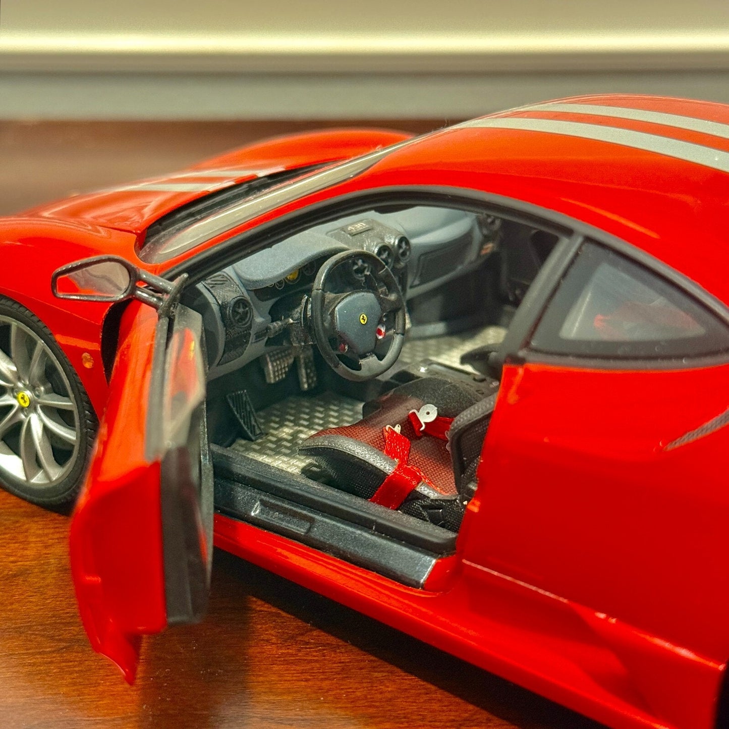 1/18 Ferrari F430 Scuderia Red with Silver Stripes Hot Wheels Elite | Open Box