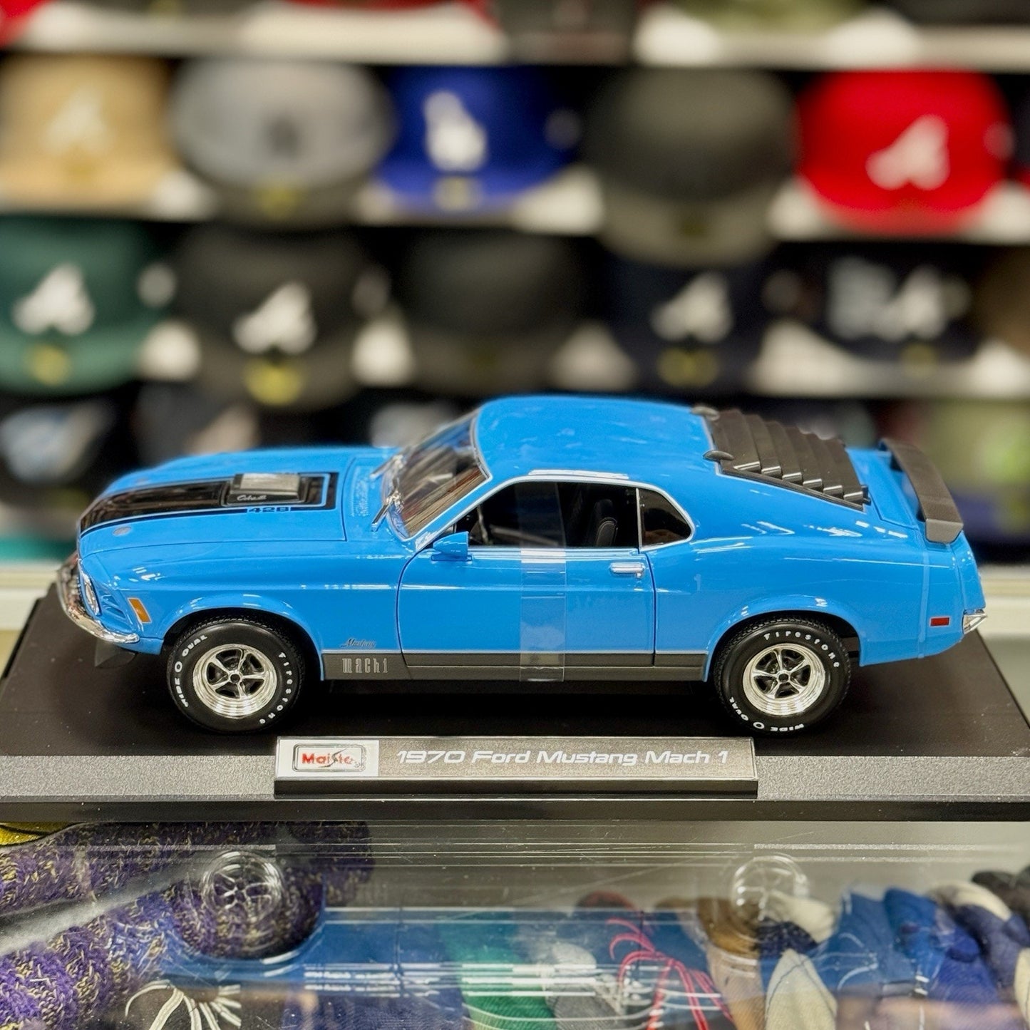 1/18 1970 Ford Mustang Mach 1 Maisto Diecast Model Car | Blue