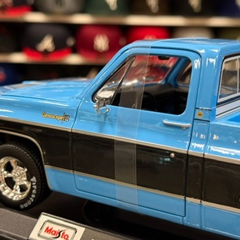 1/18 Chevrolet 1979 C10 Cheyenne Super Blue Pickup Truck Diecast Model | New - Product Image