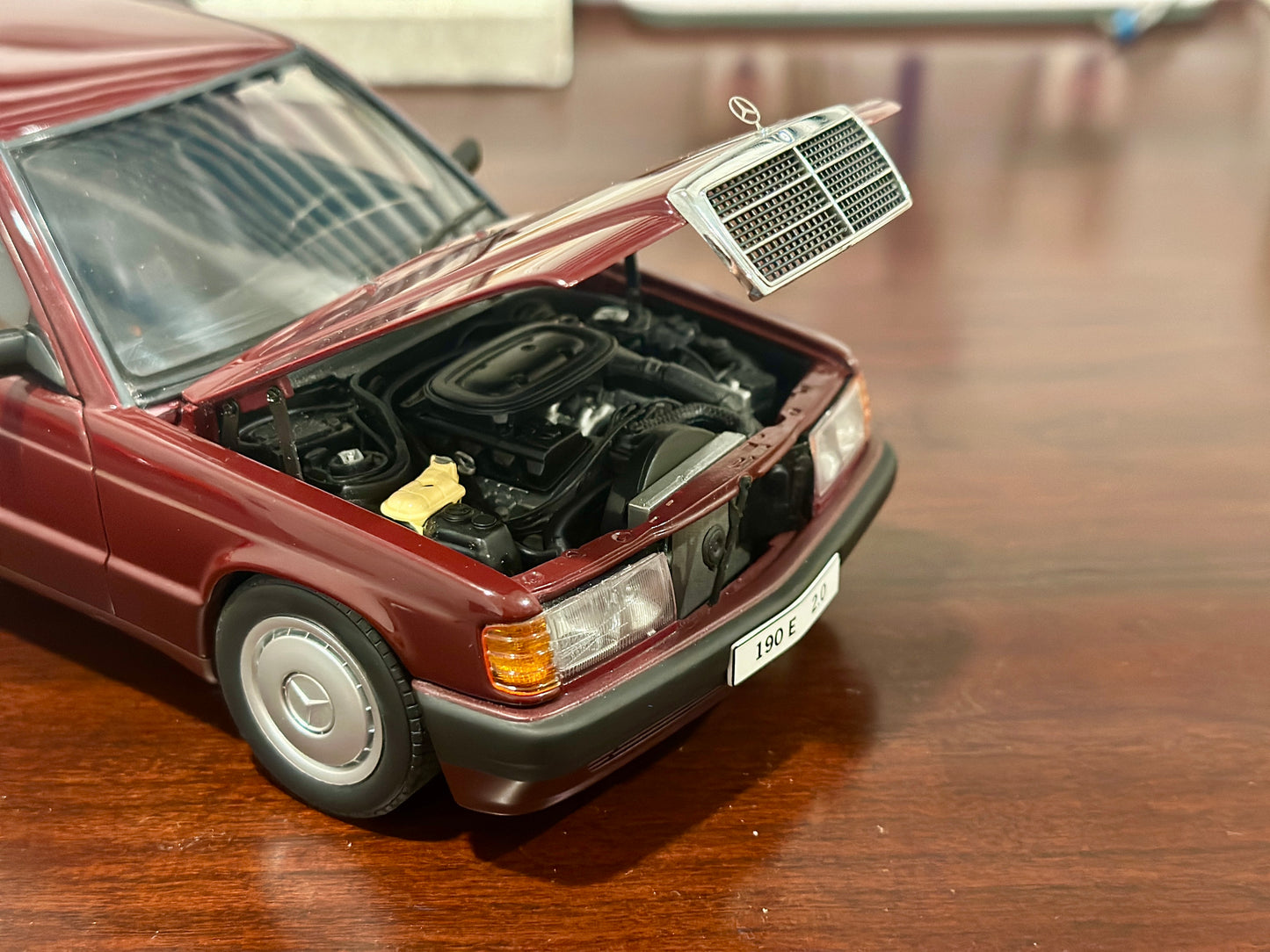 AUTOart 1/18 Mercedes Benz 190E 2.0 Barolo Red