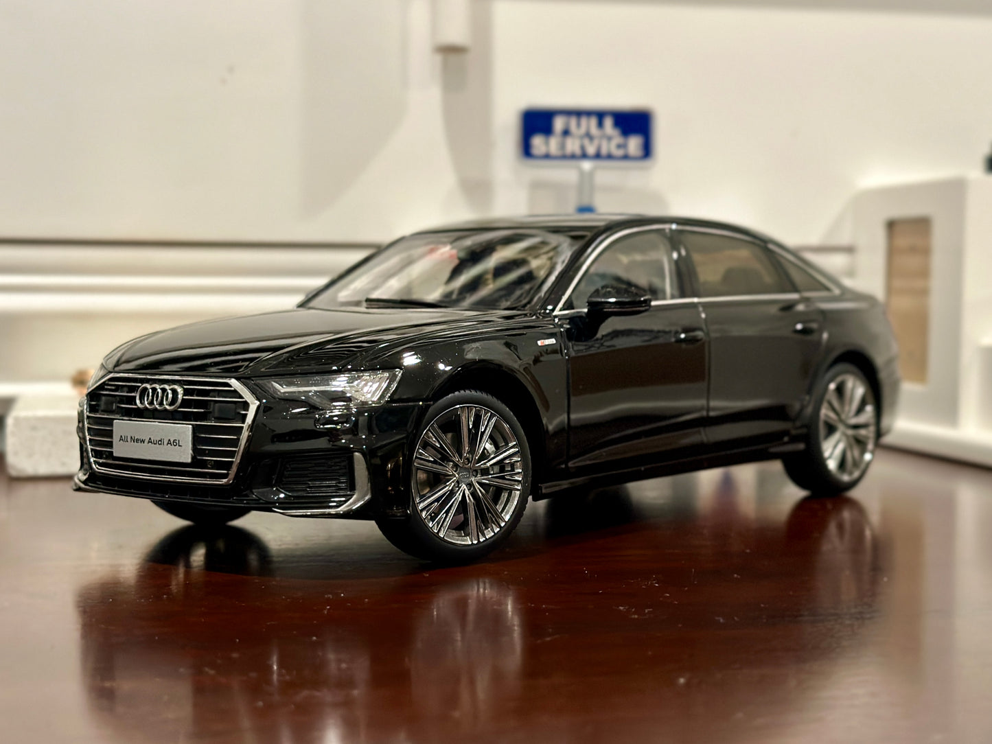 Audi A6L Black | Dealer Edition 1/18