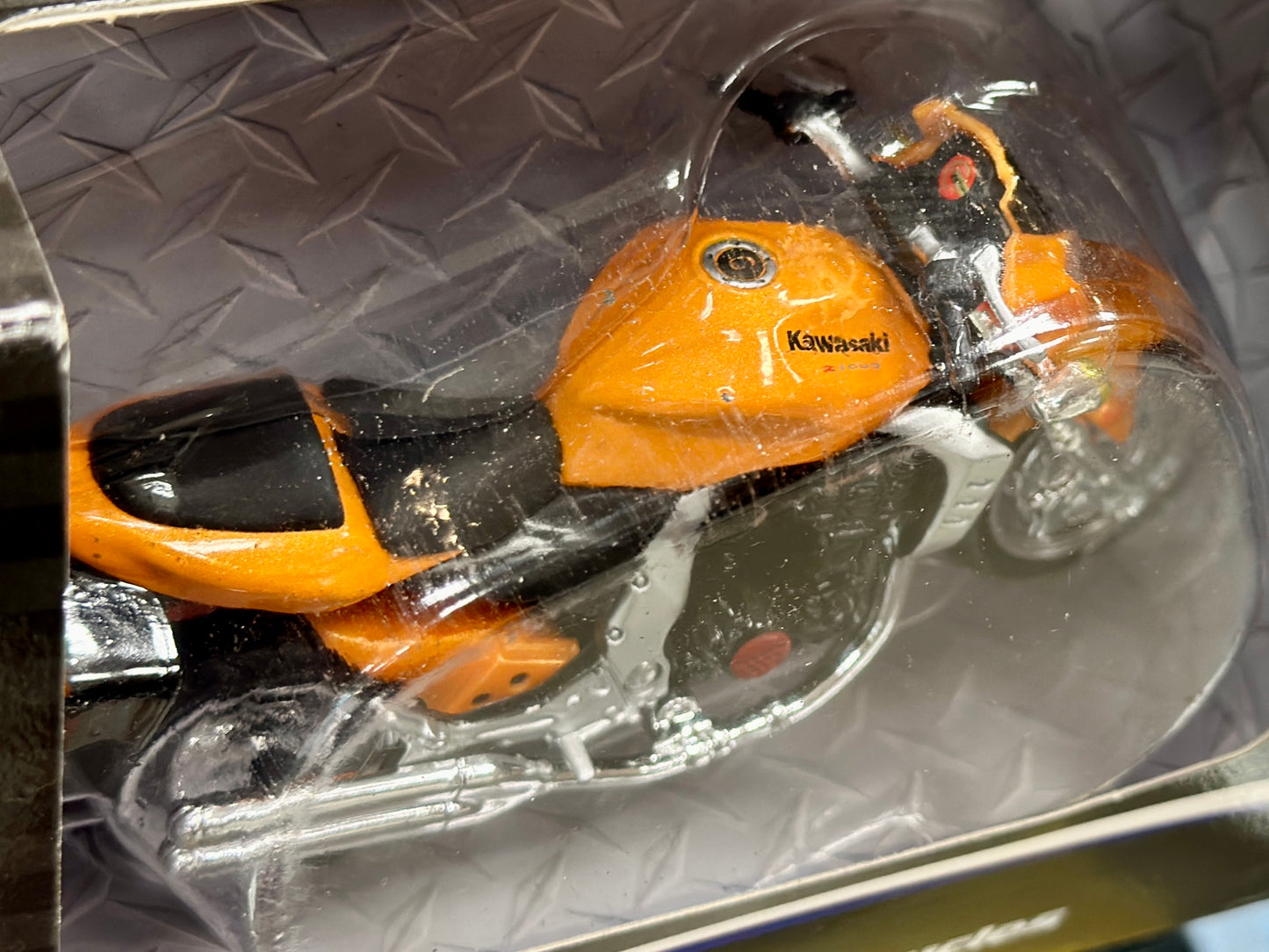 Kawasaki Motorcycle Motorbike Vintage Kid Connection Maisto 1/18