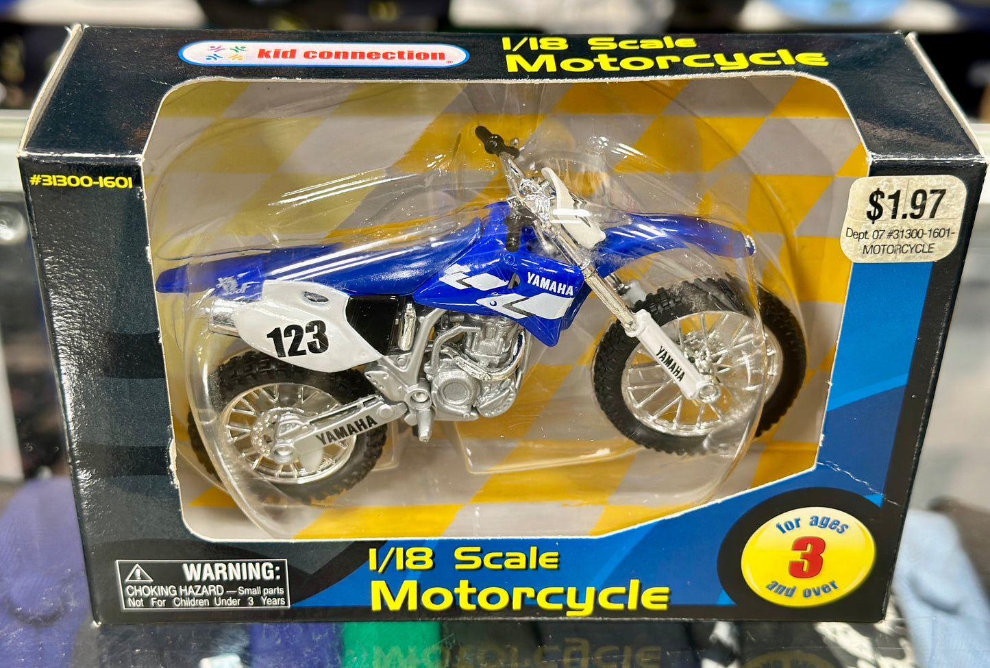 Yamaha 123 Motorcycle Motorbike Vintage Maisto 1/18 Two Wheeler