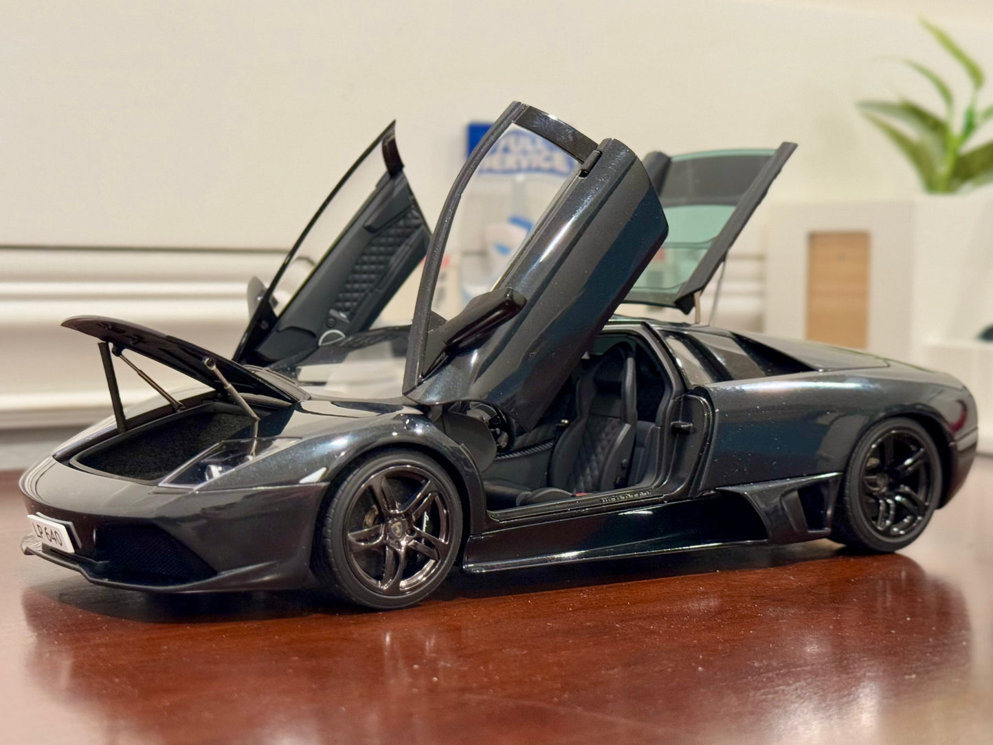 AUTOart 1/18 Lamborghini Murcielago LP640 Dark Gray/Black