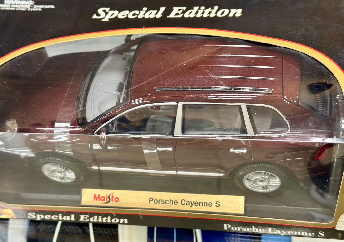 Porsche SUV Cayenne S, Maroon | Vintage Maisto 1/18 | New