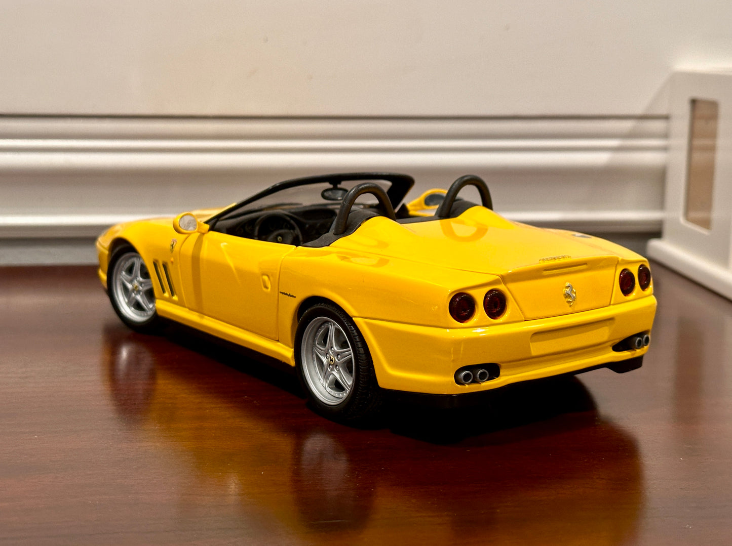 1/18 Ferrari 550 Barchetta Yellow Hot Wheels | In Box