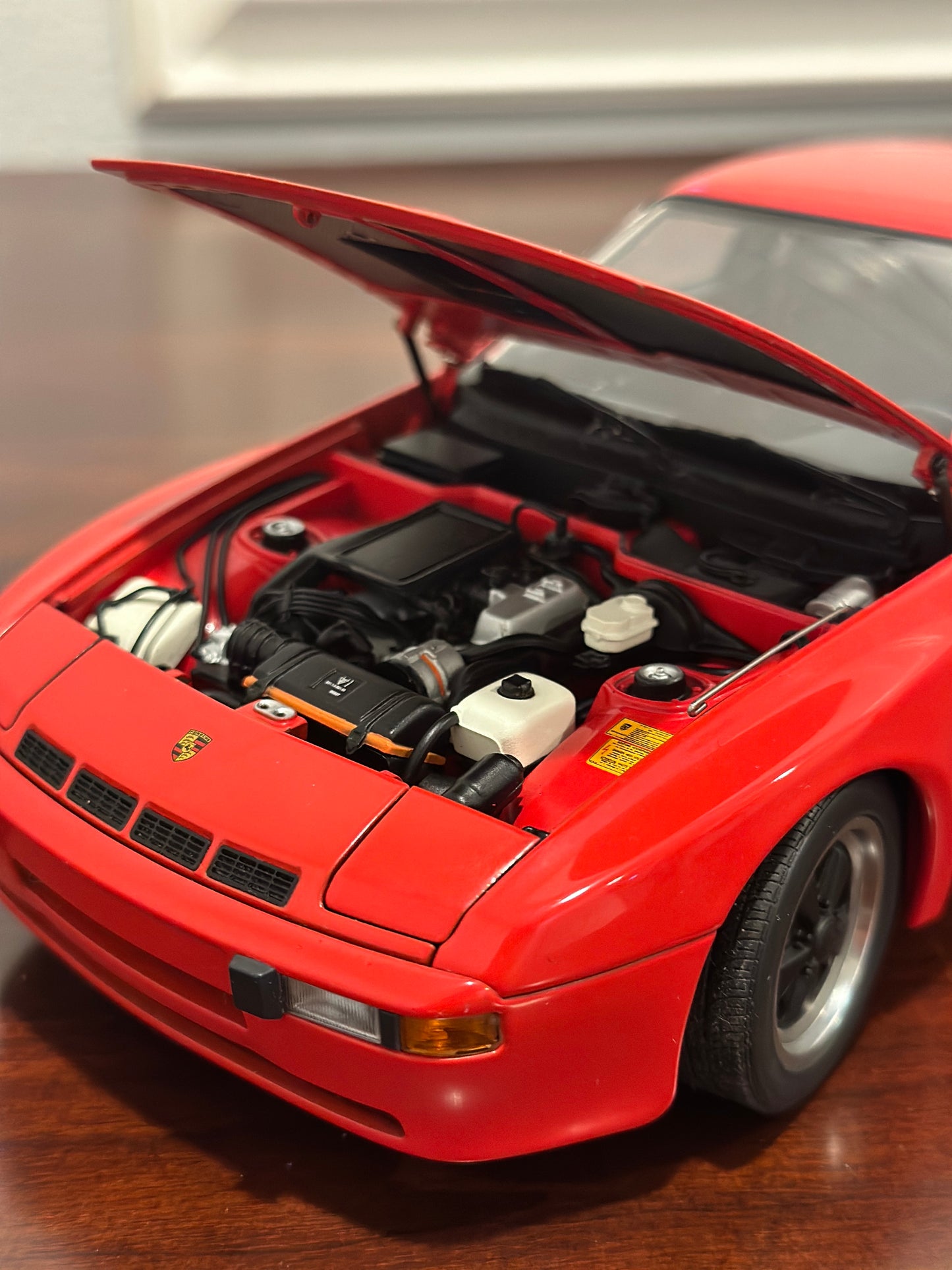 AUTOart 1/18 Porsche 924 Turbo Guards Red