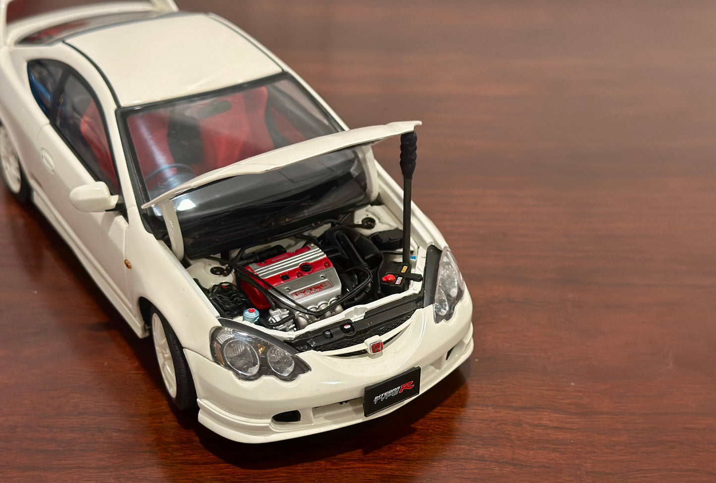 AUTOart 1/18 Honda Acura Integra Type R Champion White