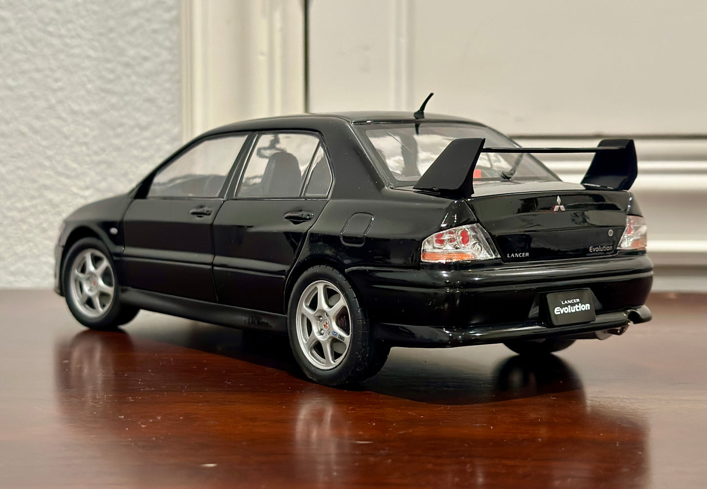 AUTOart 1/18 Mitsubishi Lancer Evo 8 VIII Street Car Black