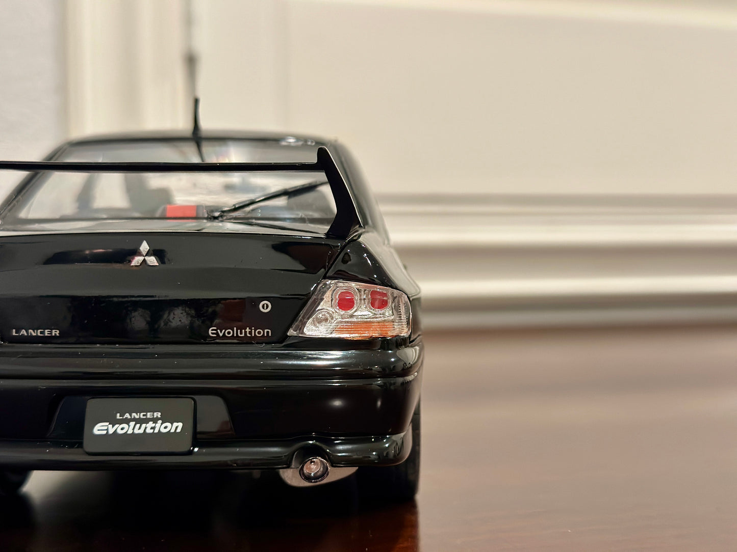 AUTOart 1/18 Mitsubishi Lancer Evo 8 VIII Street Car Black