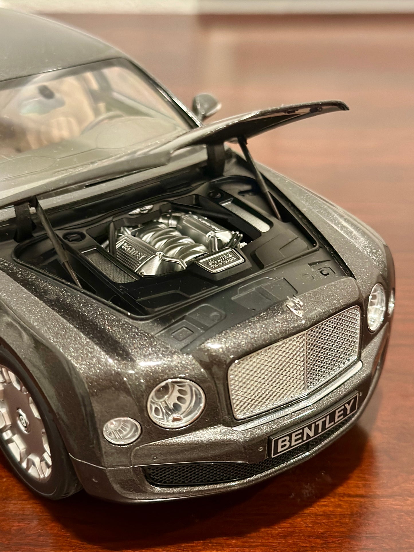 1/18 Bentley Mulsanne Gray/Tan Minichamps
