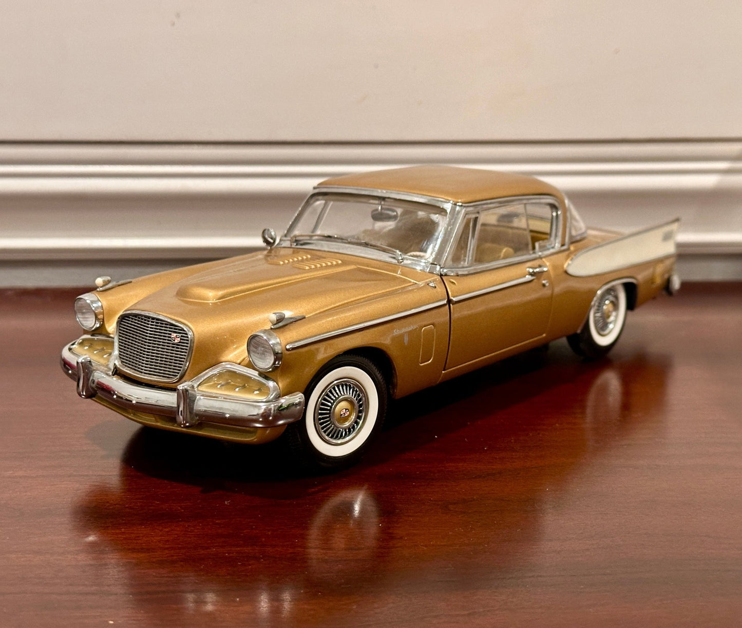 Anson Classics Studebaker Goldenhawk Gold 1/18 Scale Diecast Model Car - Product Image