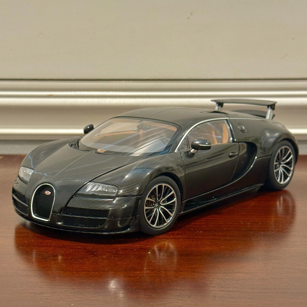 AUTOart 2008 Bugatti Veyron 'Super Sport' Carbon-Fiber Black 1/18 Scale Diecast Model Car | In Box - Product Image