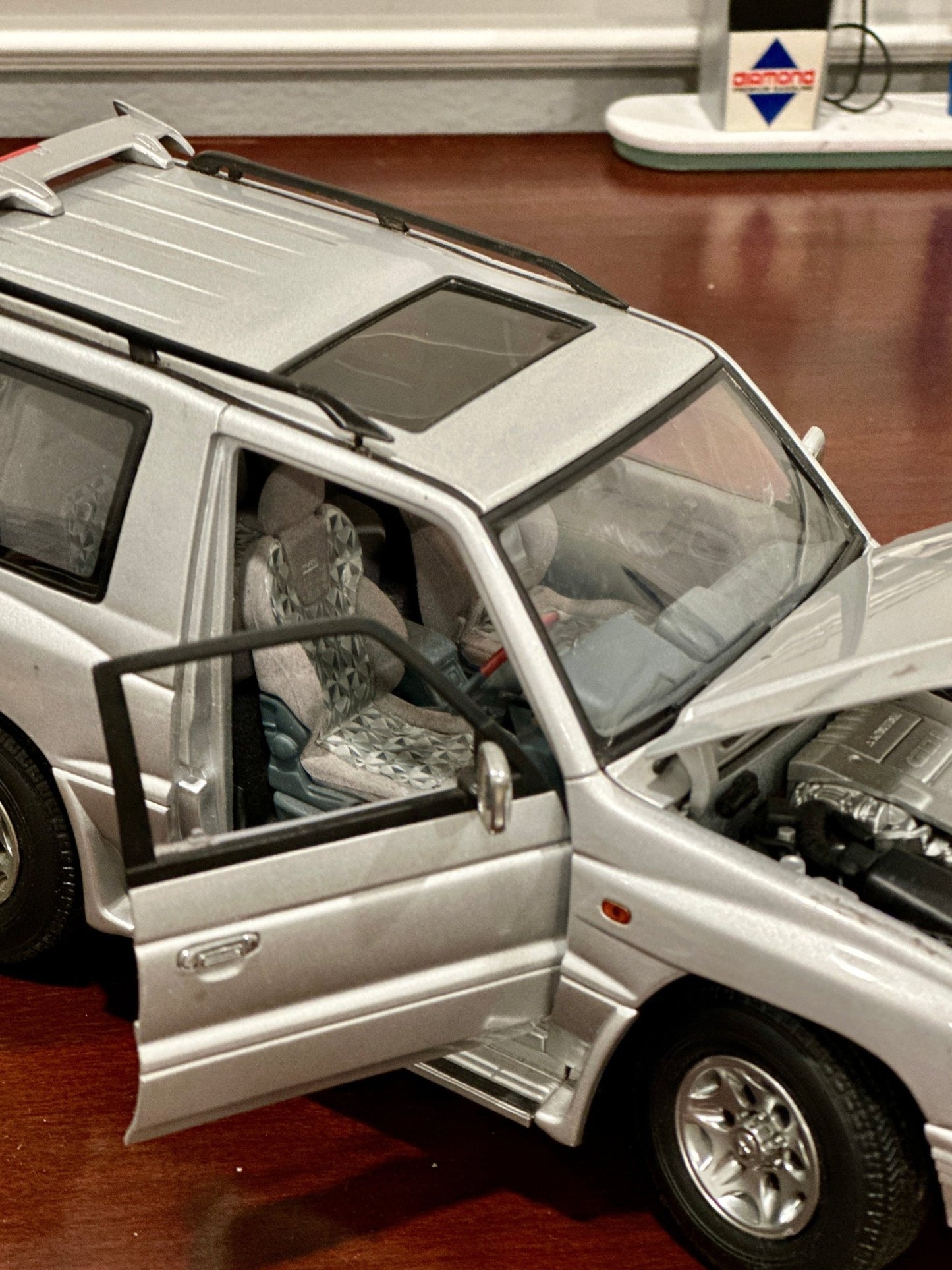 AUTOart Mitsubishi Pajero Silver 1/18 Scale Diecast Model Car - Product Image