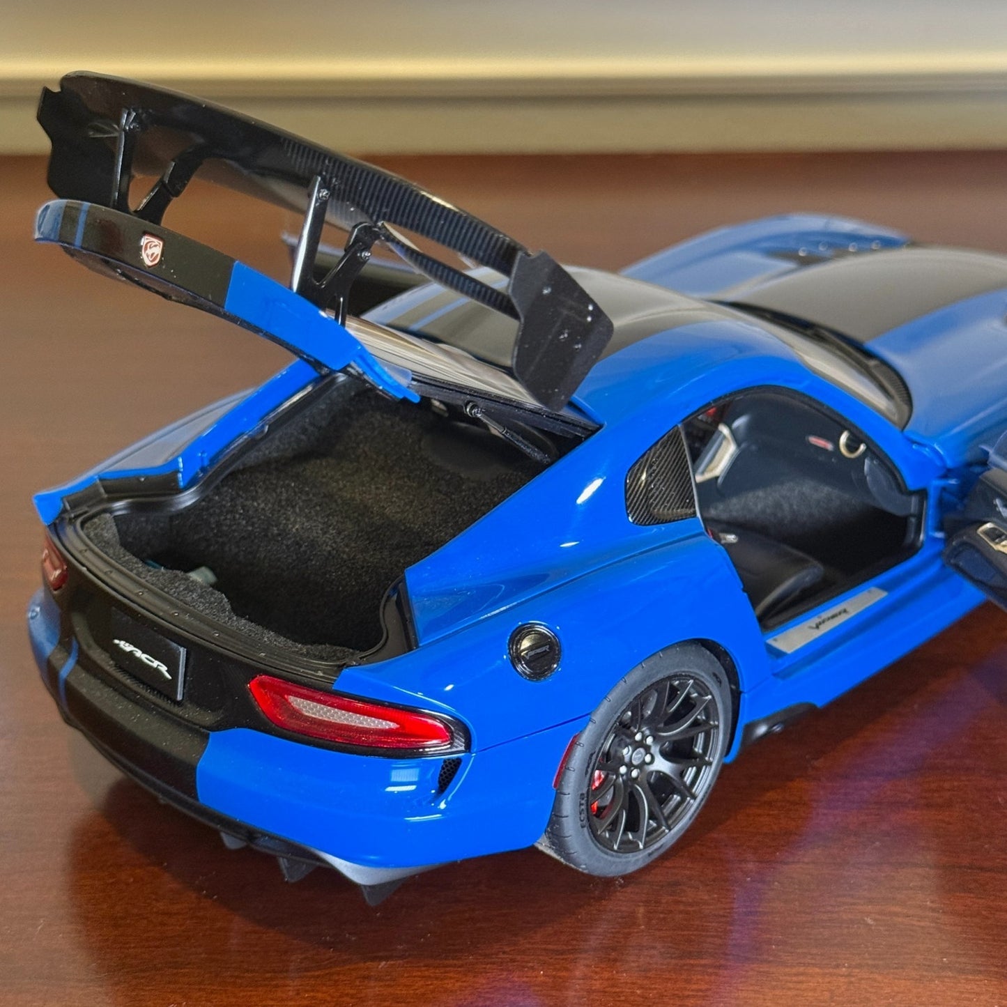 1/18 Dodge Viper ACR Blue/Black Stripes AUTOart Composite Model Car | In Box