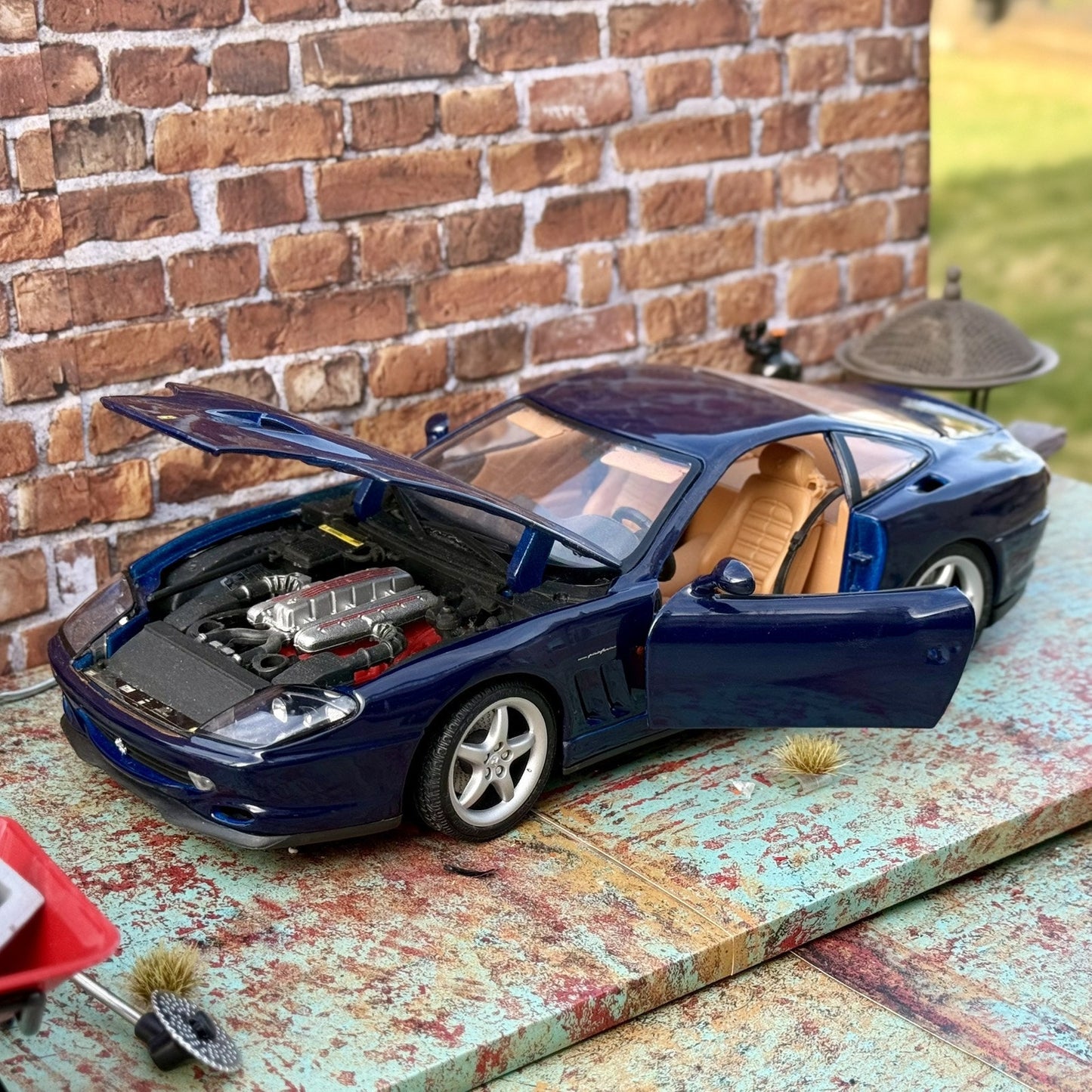 1996 Ferrari 550 Maranello Blue | Maisto 1/18 | Diorama Model Only Parts Car