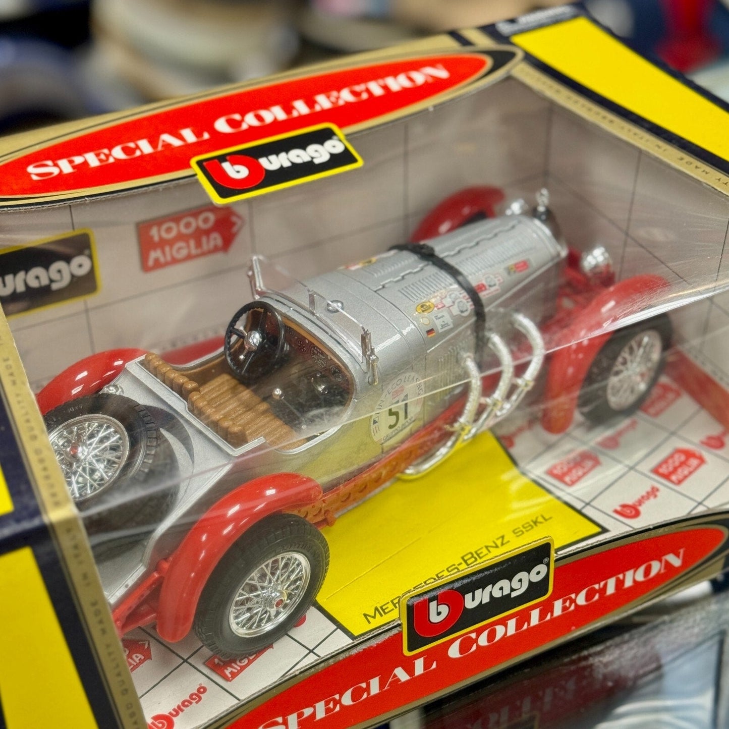 Bburago Mercedes Benz SSKL Silver w/ Red 1/18 Scale Diecast Model Car | New - Product Image