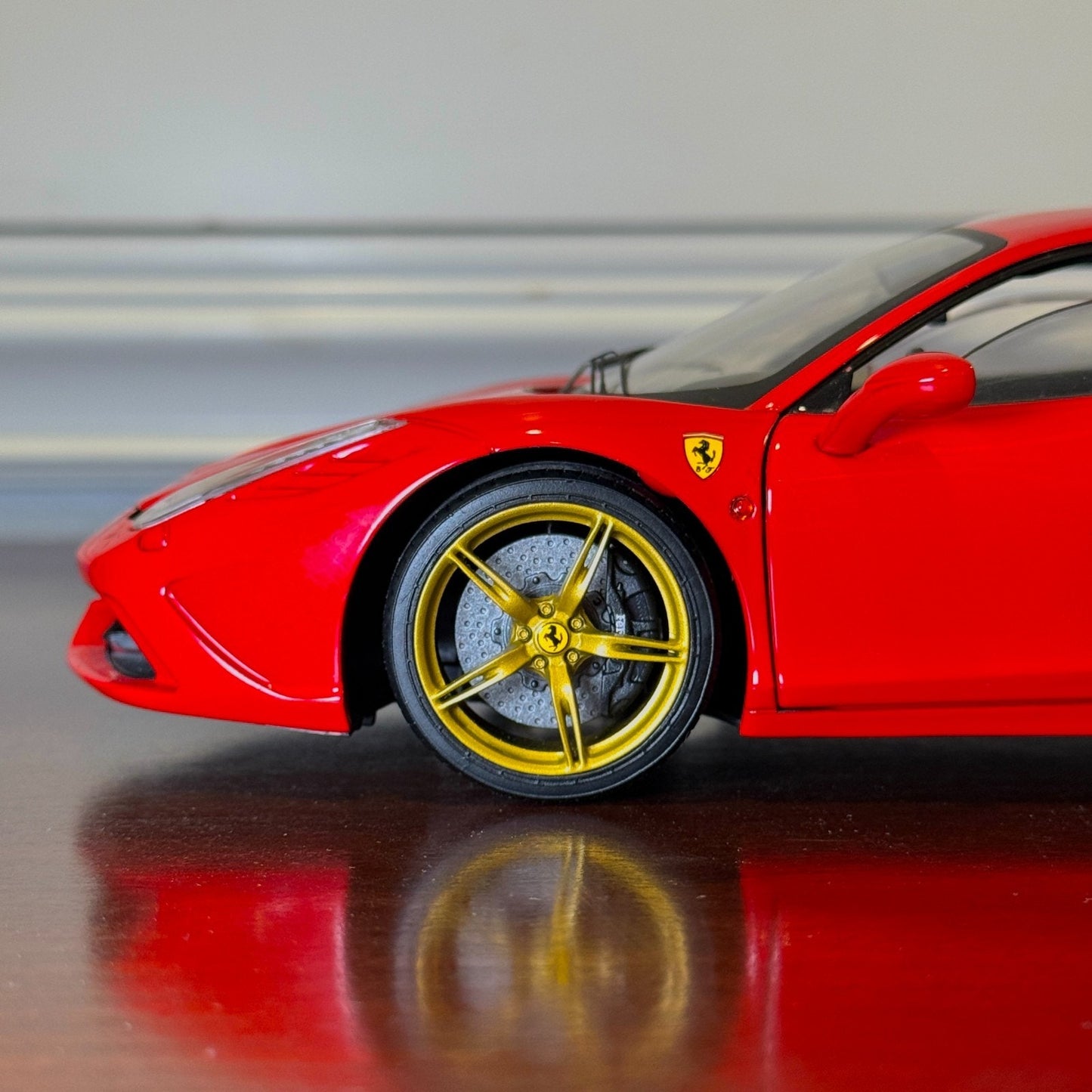 1/18 Ferrari 458 Speciale Red/Gold Wheels Hot Wheels Elite Diecast