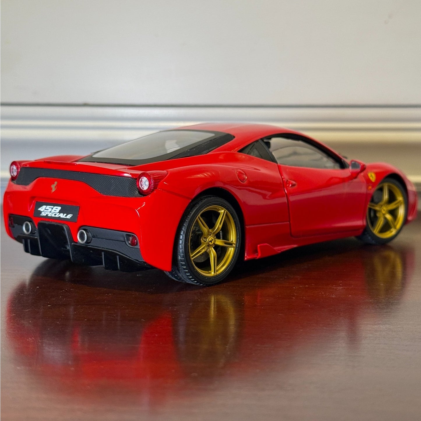 1/18 Ferrari 458 Speciale Red/Gold Wheels Hot Wheels Elite Diecast