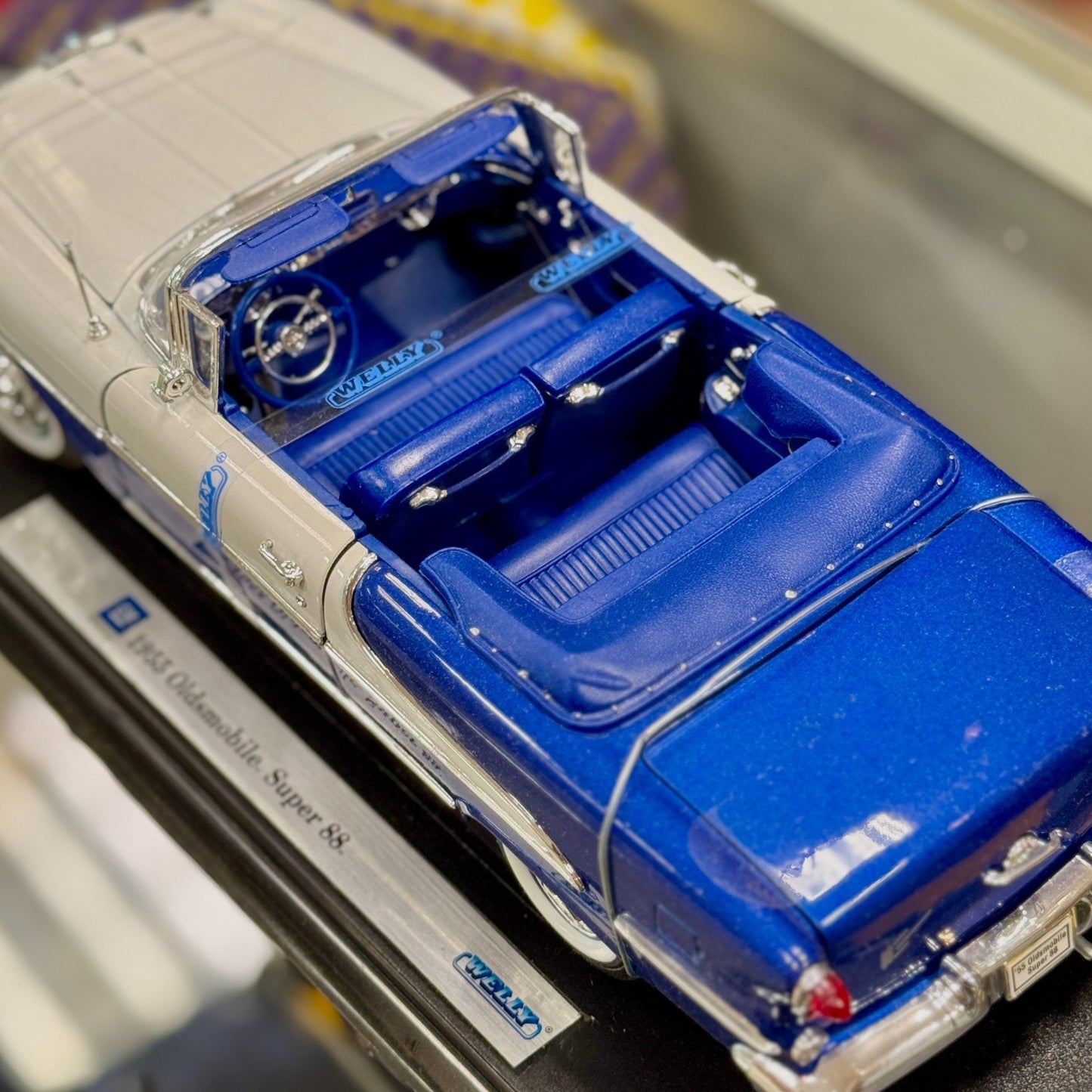 1/18 1955 Oldsmobile Super 88 Convertible Blue/White WELLY | Read Description