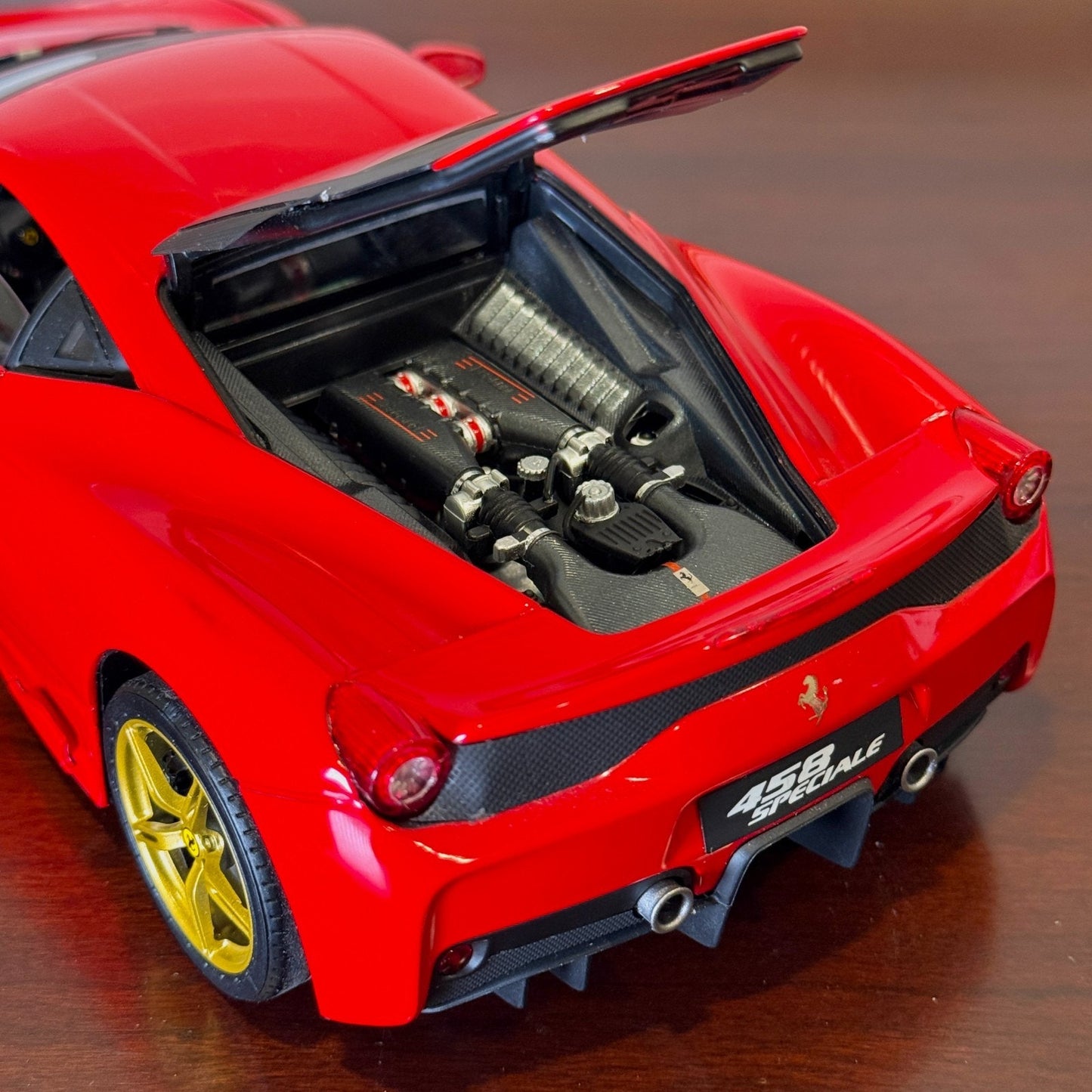 1/18 Ferrari 458 Speciale Red/Gold Wheels Hot Wheels Elite Diecast