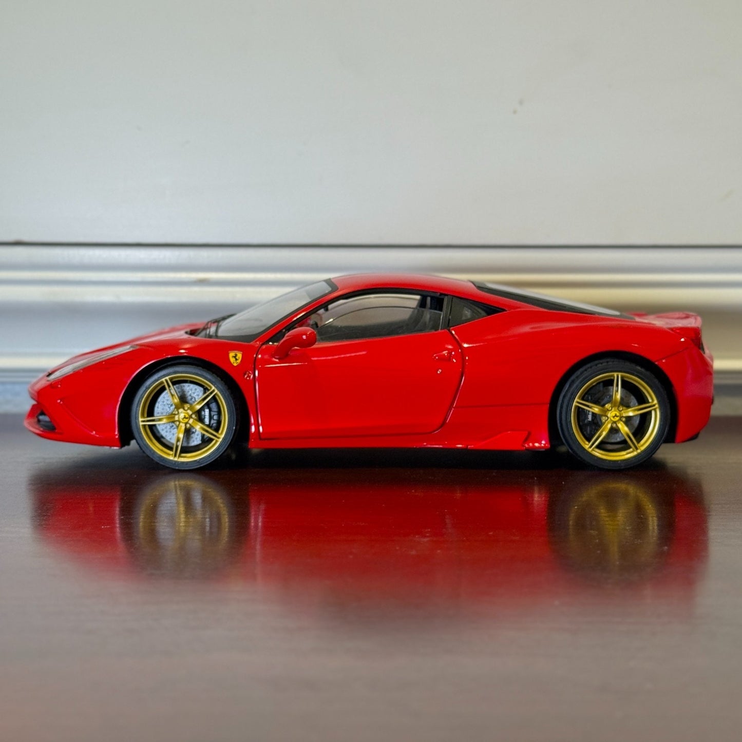 1/18 Ferrari 458 Speciale Red/Gold Wheels Hot Wheels Elite Diecast