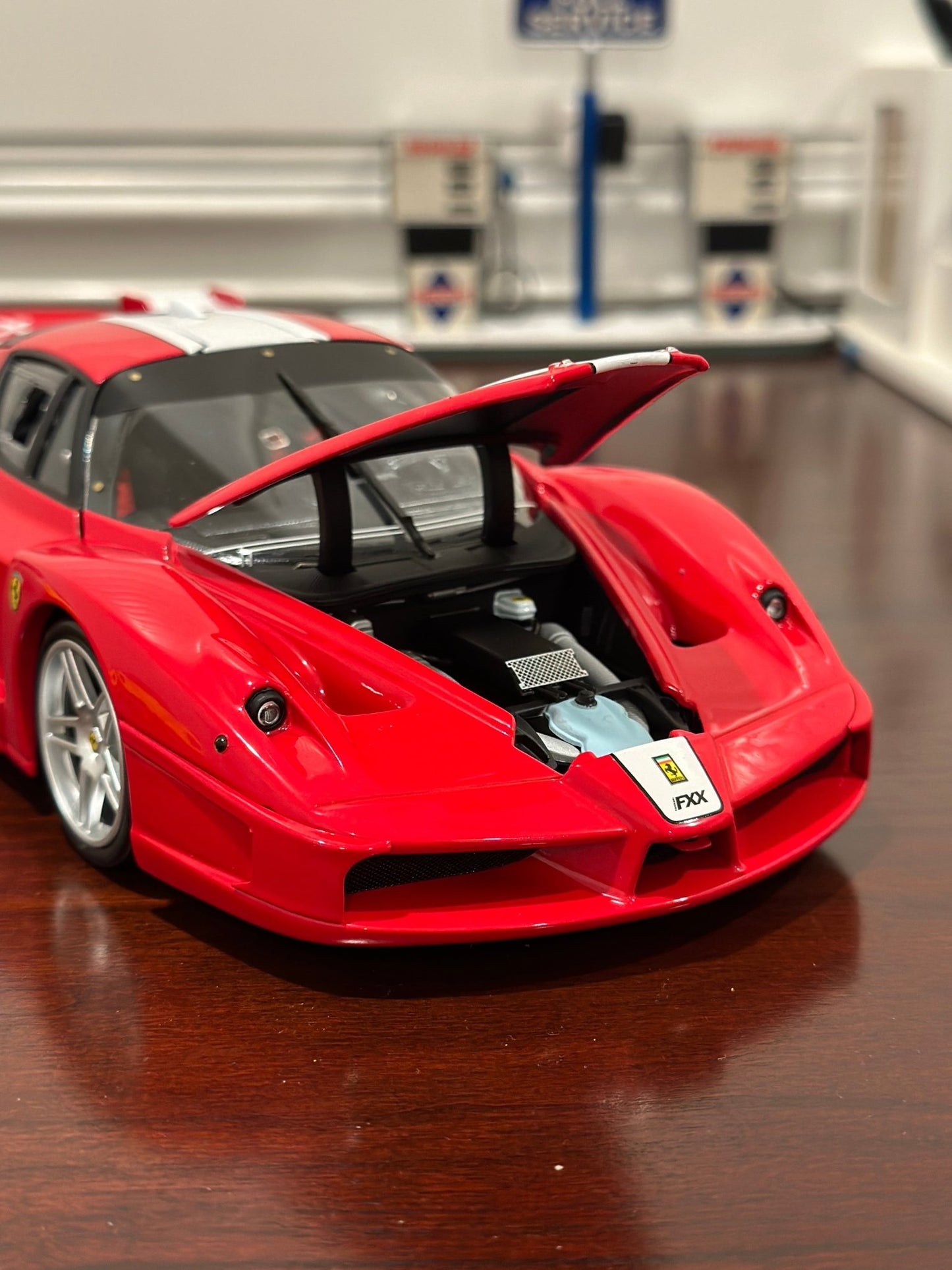 Hot Wheels Elite Ferrari FXX Evo Red w/ White 1/18 Scale Diecast Model Car - Product Image