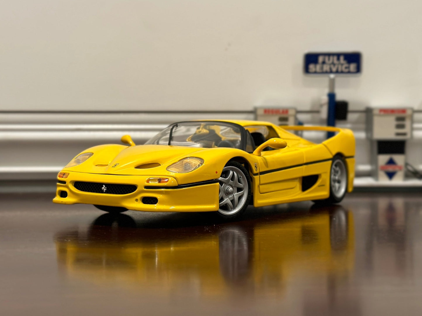 Hot Wheels Ferrari F50 Hard-Top Yellow 1/18 Scale Diecast Model Car - Product Image