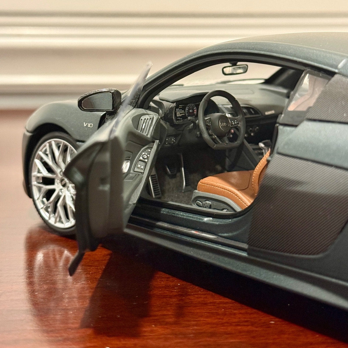Kyosho 1/18 Audi R8 V10 Coupe Matte Green Diecast Model Car | In Box - Product Image