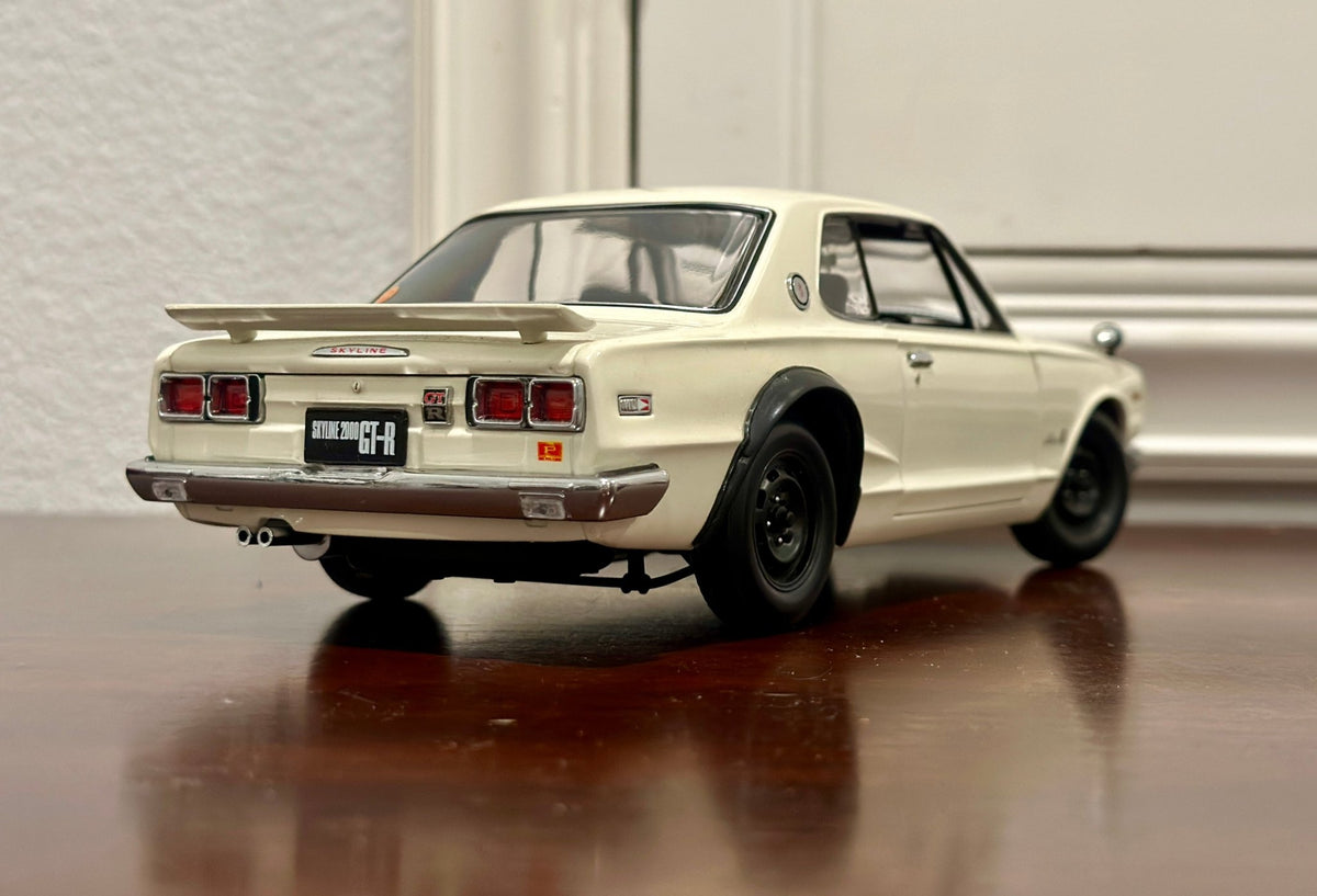 Kyosho Nissan Skyline 2000 GTR White 1/18 Scale Diecast Model Car - Product Image