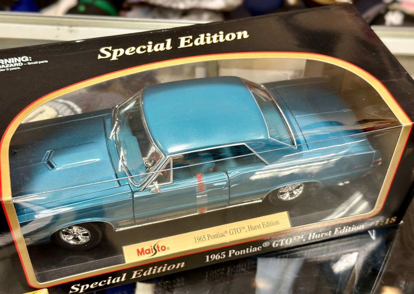 Maisto 1965 Pontiac GTO 'Hurst Edition' Blue 1/18 Scale Diecast Model Car | New - Product Image