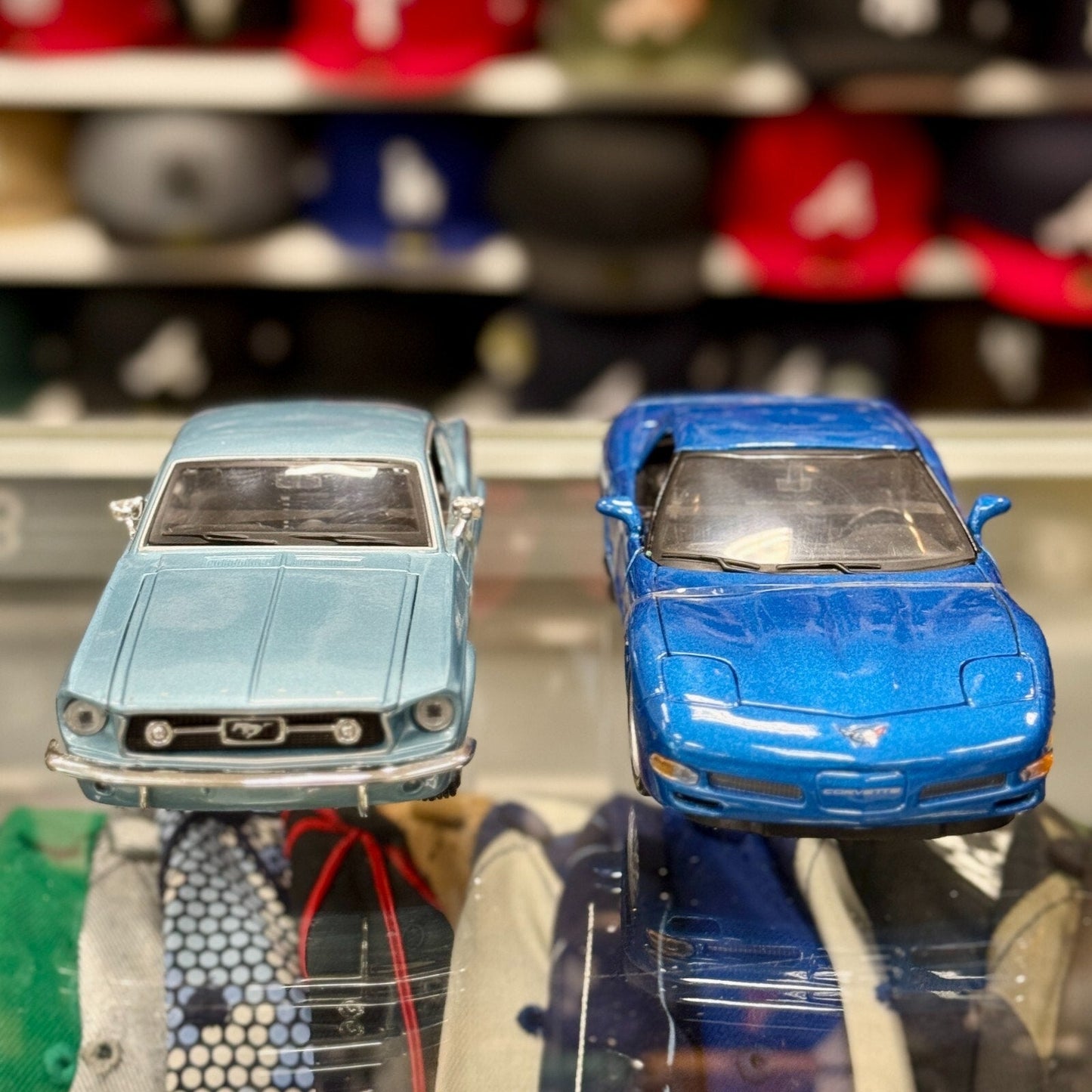 Maisto 1967 Ford Mustang GT Blue 1/24 Scale Diecast Model Car | Open Box - Product Image