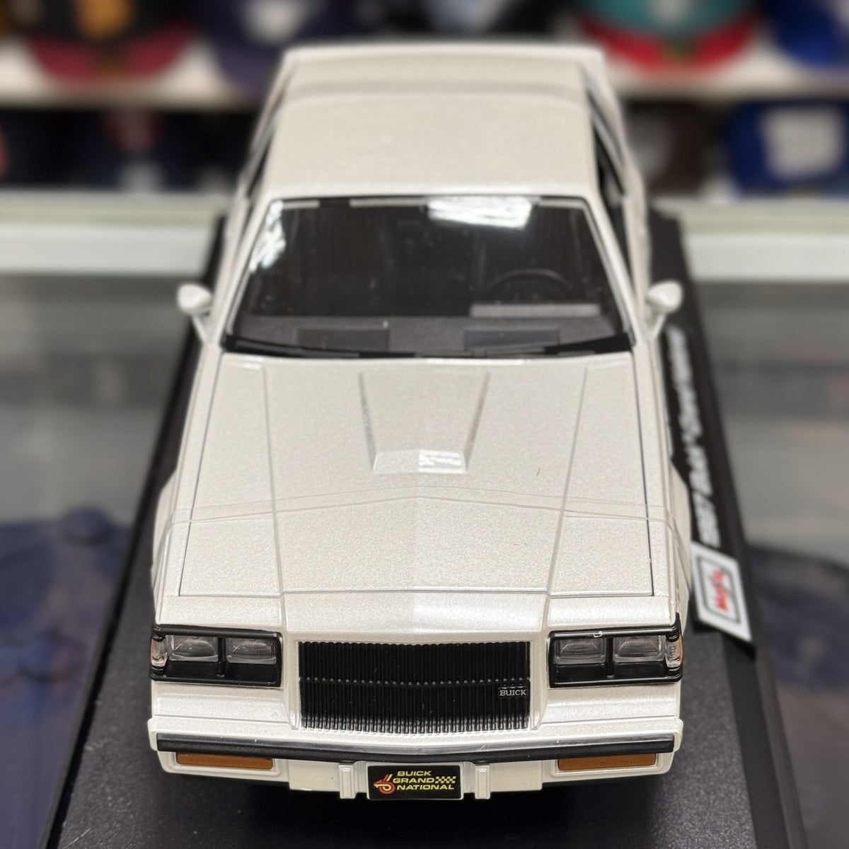 Maisto 1:18 1987 Buick Grand National Pearl White Diecast Model Car | New - Product Image