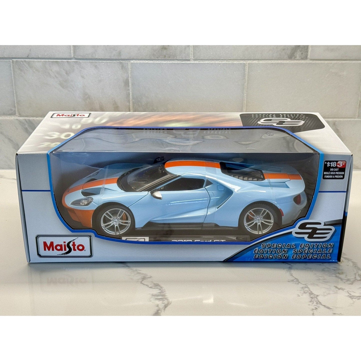 Maisto 2019 Ford GT 'Gulf Livery' Blue w/ Orange 1/18 Scale Diecast Model Car | New - Product Image