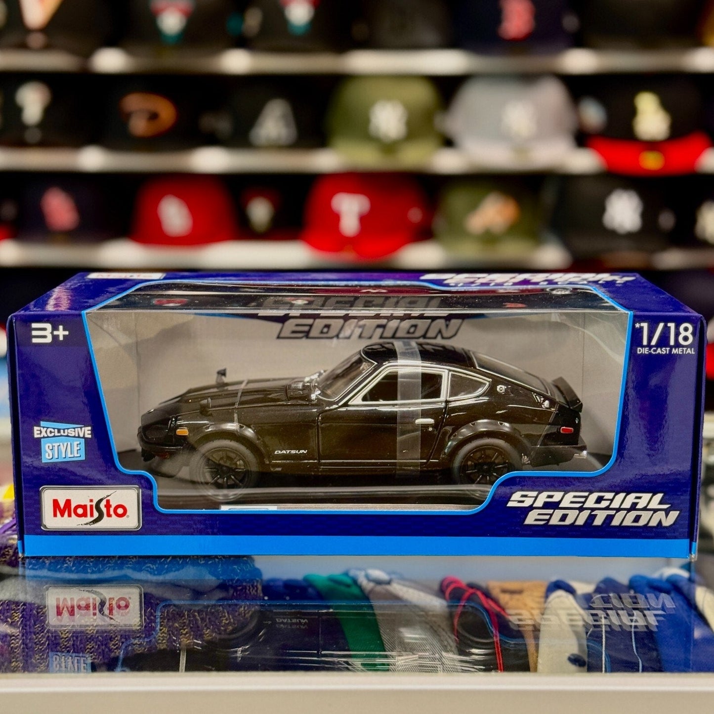 Maisto Datsun 240Z 'JDM Wide-body' Black 1/18 Scale Diecast Model Car | New - Product Image